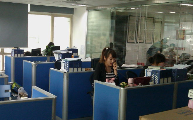 软件开发与信息系统集成：企业数字化转型中的技术架构选择解析